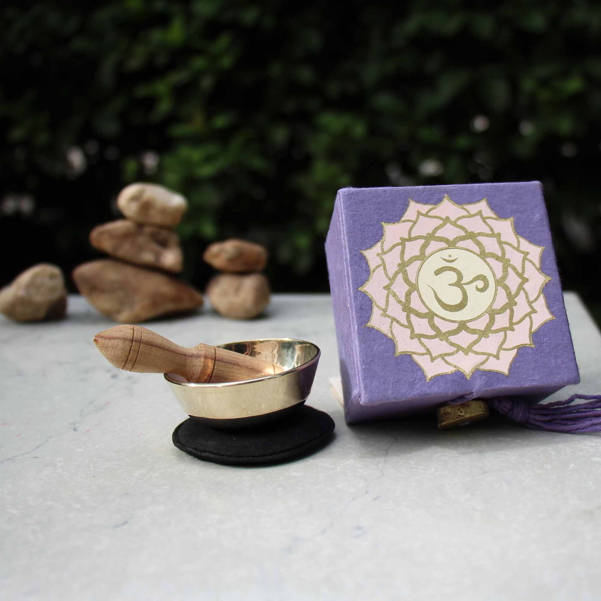 Mini Meditation Bowl Box: 2" Crown Chakra - DZI (Meditation)